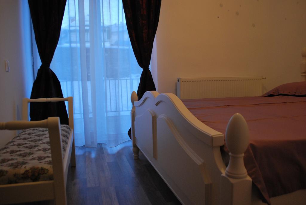 Happy Holiday Apartments Predeal Bilik gambar